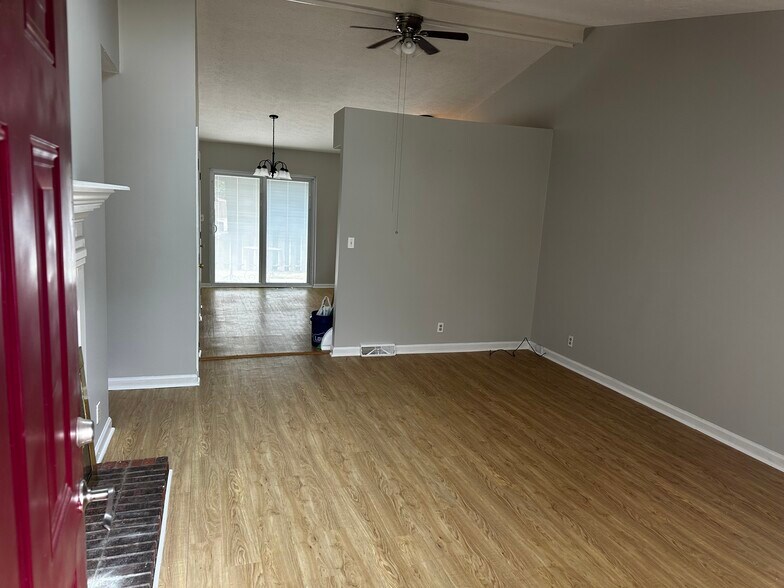 Building Photo - 3755 Chamberlain Ct