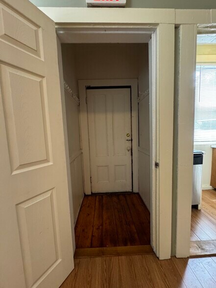 Building Photo - 374 Highland Ave