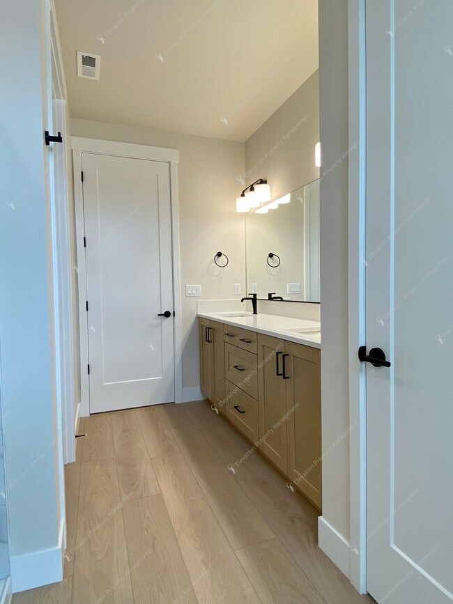 Building Photo - Brand NEW Pahlisch 3 BR - 2BA Home in Southeast Bend