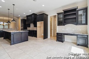 Building Photo - 944 Wilderness Oaks