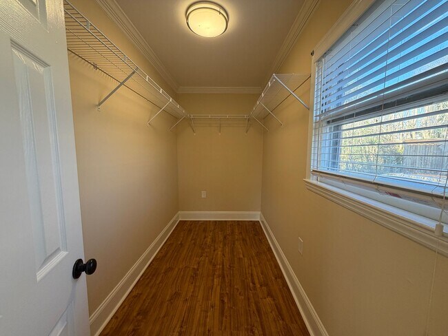 Building Photo - Freshly Painted Split-Level Home with Large Deck & Lawn Care Included