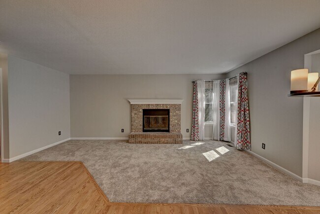 Building Photo - 1625 Flint Ct