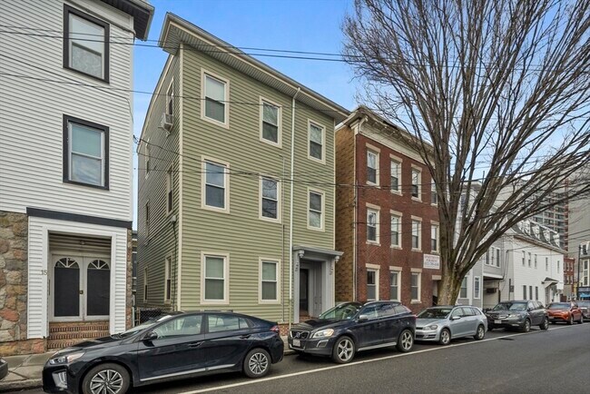 Building Photo - 13 Fulkerson St