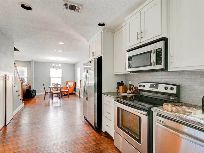 Building Photo - 3201 Forest Park Blvd