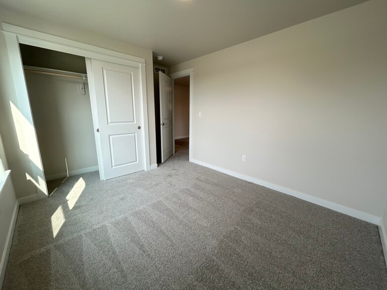 Building Photo - 3796 N Anselmo Way