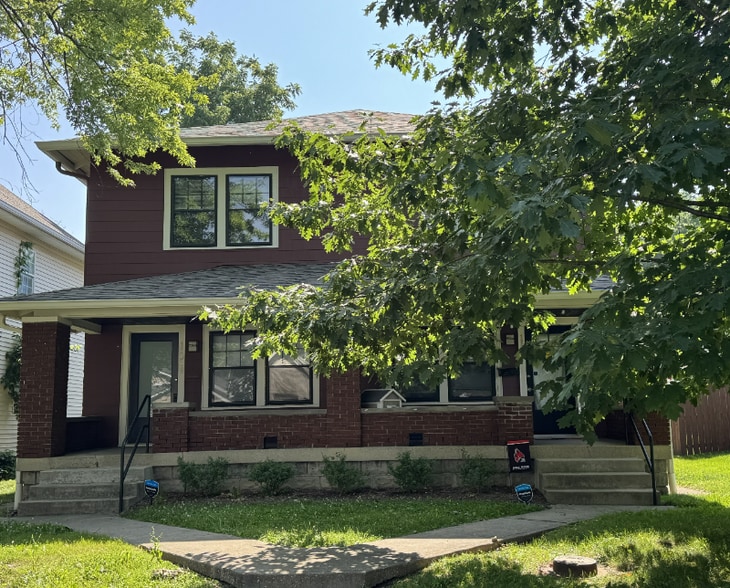 Primary Photo - 1129-1131 Keystone Ave