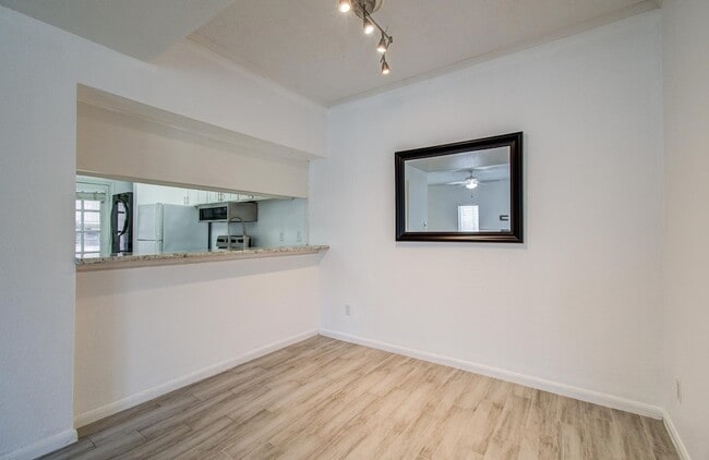 Building Photo - 716 Bering Dr
