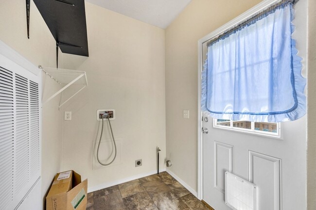 Building Photo - Wilson Tri-Plex