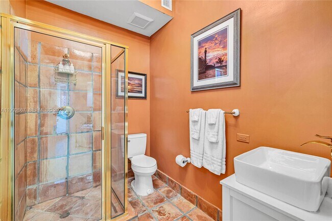 Building Photo - 625 Poinciana Dr