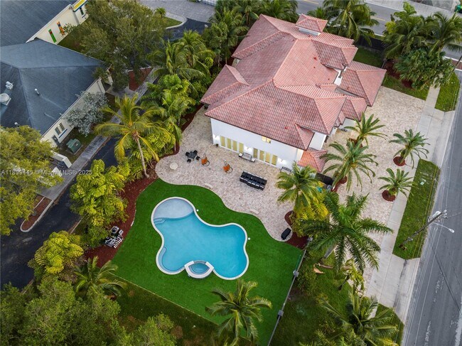 Building Photo - 112 NW 14th Way