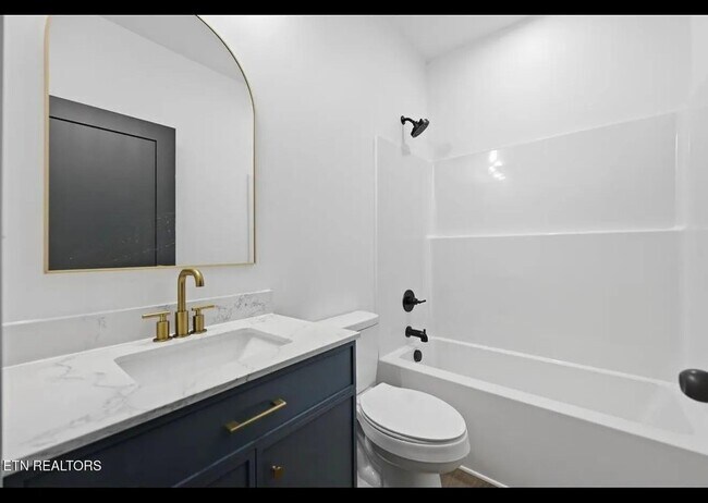 Building Photo - 3429 Garden Dr