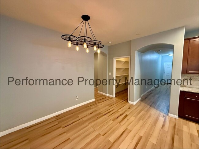 Building Photo - Spacious 4 Bed/2 Bath S Bakersfield Home w/ RBP & $0 Deposit Option