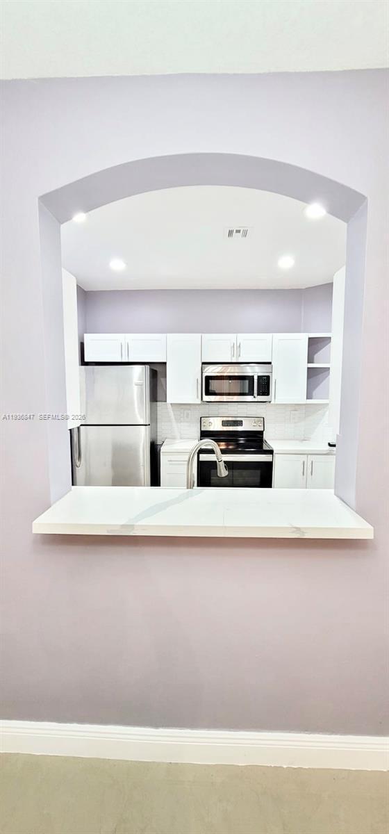 Building Photo - 1005 NE 42nd Pl