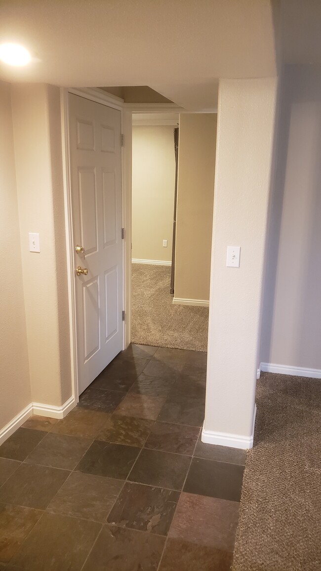Building Photo - 1209 S Slate Canyon Dr