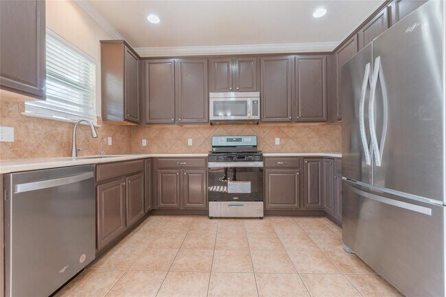 Building Photo - 9516 Castle Pines Dr