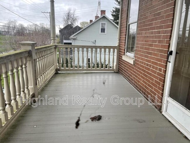 Building Photo - 97 Penn St