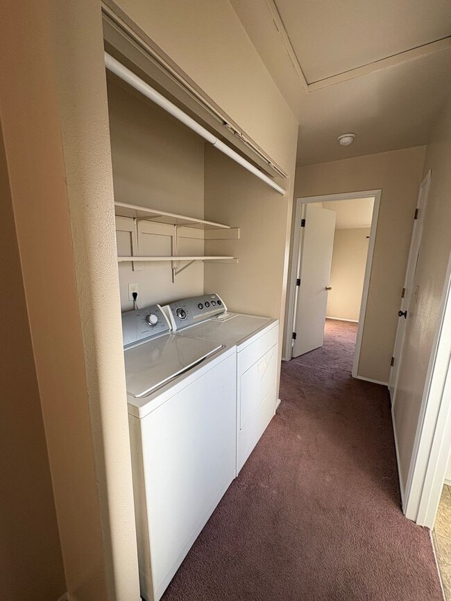 Building Photo - 3 bd/1 ba Duplex in Tacoma - $1,700