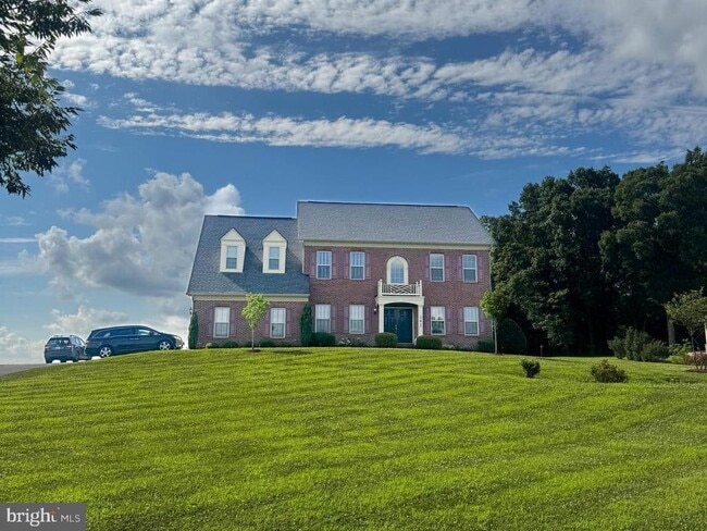 Building Photo - 141 Hawkes Ct