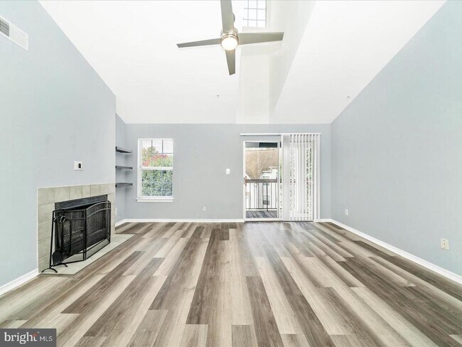 Building Photo - 9907 Boysenberry Way