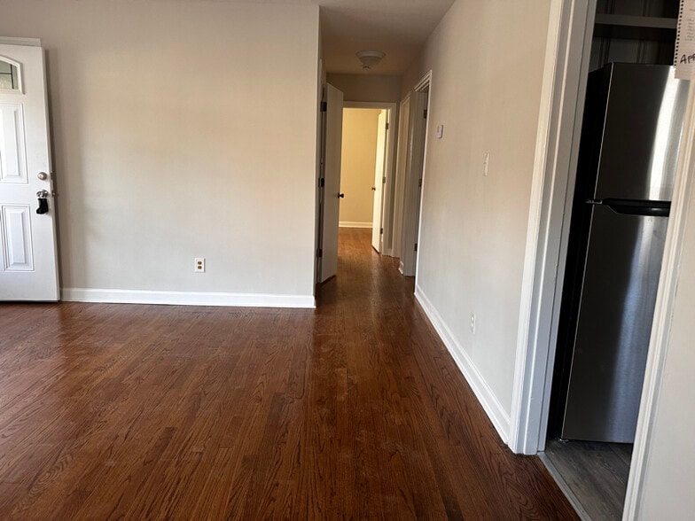 Building Photo - 2054 K Ct Ave