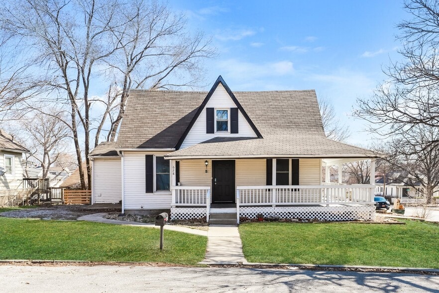 Building Photo - 628 Spruce St