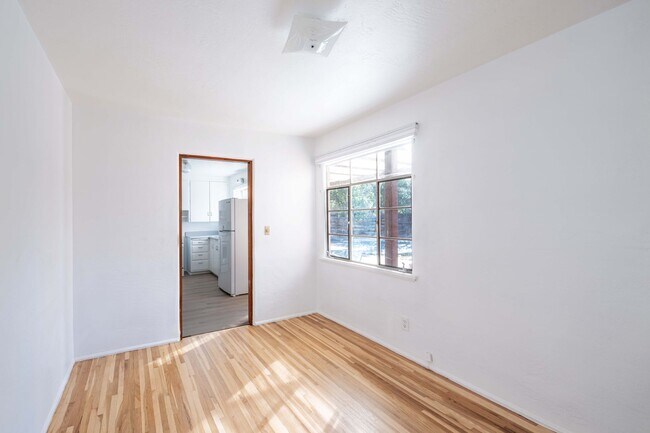 Building Photo - Charming Midtown Santa Fe Home