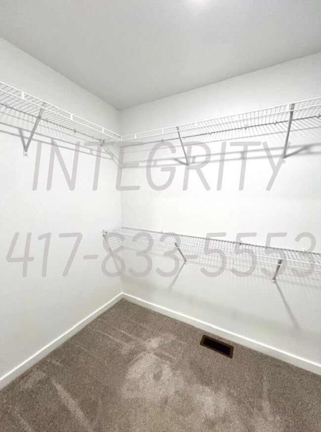 Building Photo - 800 Hoffman Hills Blvd