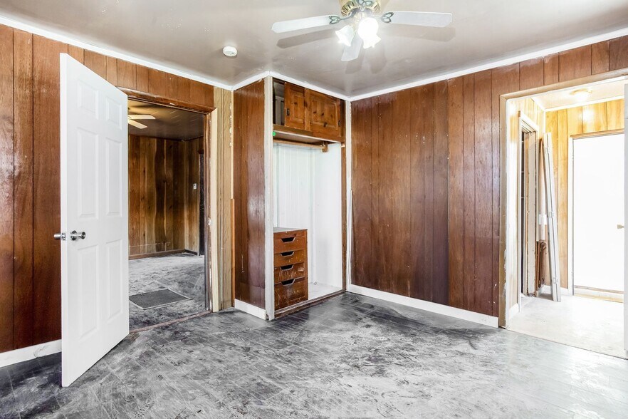 Building Photo - 2110 Brown Ave