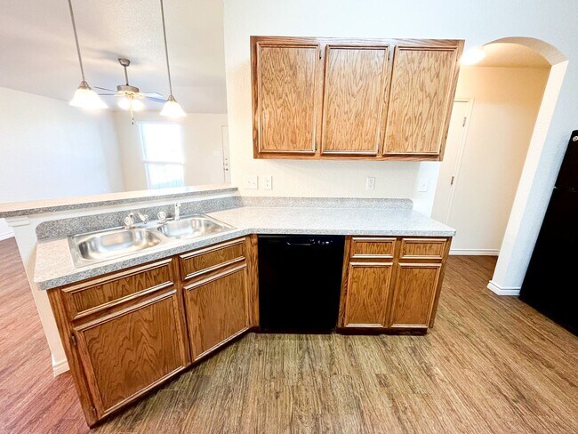 Building Photo - 1519 Justin Lp