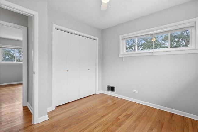 Building Photo - 1614 Main St