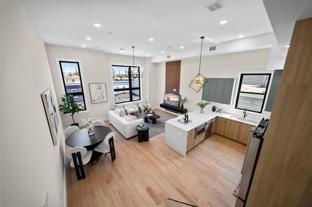 Building Photo - 27 Graham St