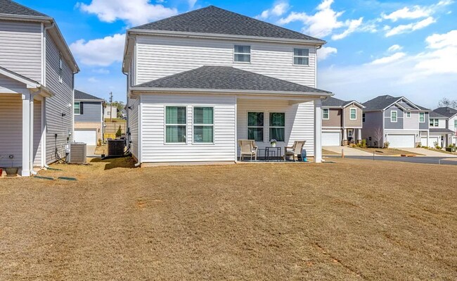 Building Photo - Modern 3 Bedroom Home Available October 1s...