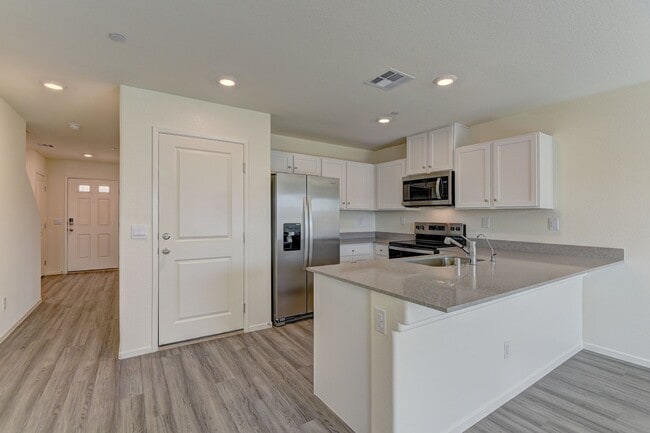 Building Photo - Brand new 3 bedroom Town House by DR Horton Home in Skye Hills Masterplan community