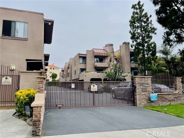 Building Photo - 8300 Manitoba St