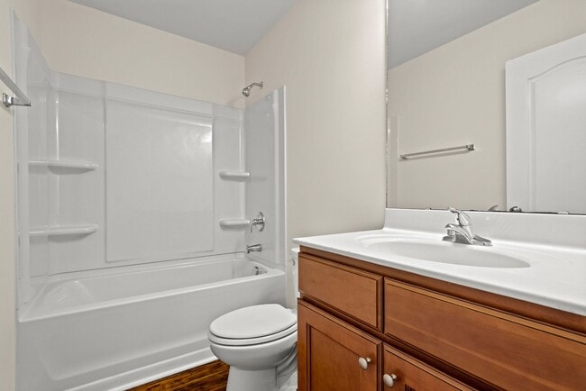 Building Photo - Gorgeous Townhome In Clayton!