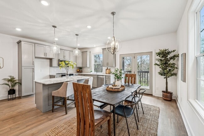 Building Photo - 2109 Chadwell Retreat Dr