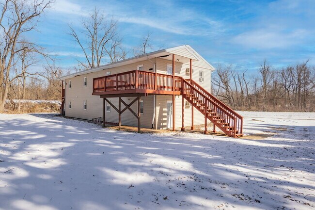 Building Photo - 315 W Railroad St