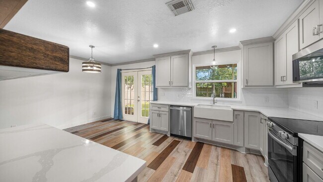 Building Photo - Beautifully Upgraded 4-Bedroom Home with First-Floor Primary Suite, Quartz Counters & Large Backyard