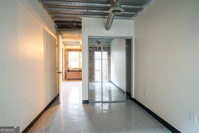 Building Photo - 15 Burbank Dr NW