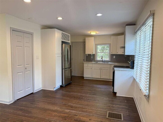 Building Photo - 2093 Verbena St NW