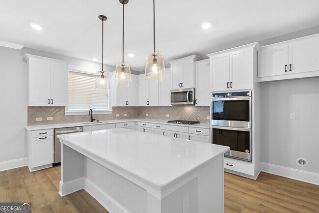Building Photo - 520 Cunninghame Ct