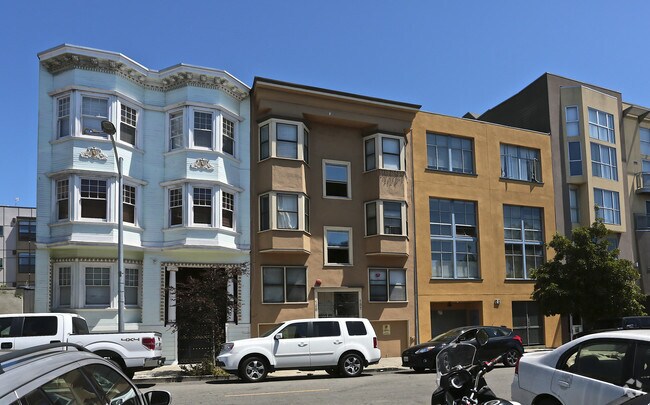 Building Photo - 155-157 Russ St