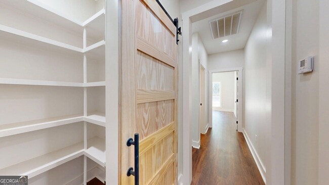 Building Photo - 53 Jericho Ln