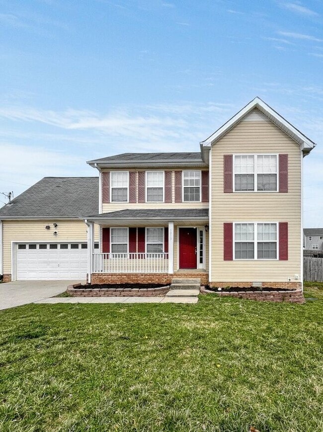 Primary Photo - Spacious 3-Bedroom Home with Deck, Firepla...
