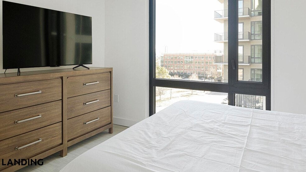 Building Photo - 1007 S Mint St