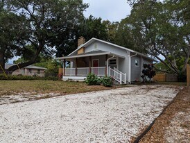 Building Photo - 2608 19th Ave W