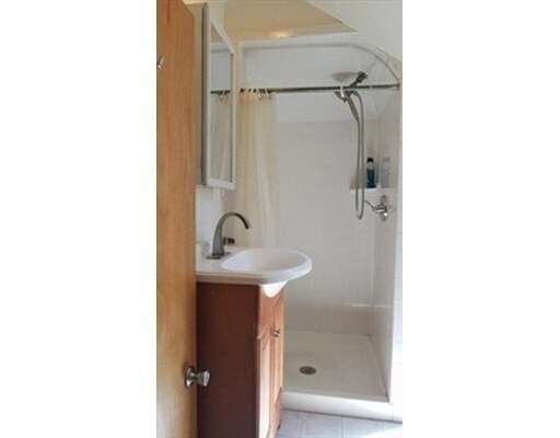 Building Photo - 69 Scammell St