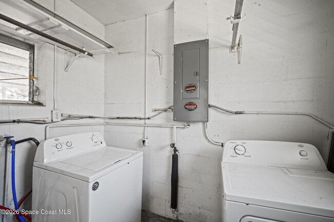 Building Photo - 1137 Delmar Terrace