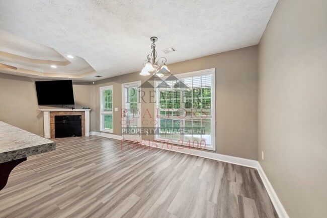 Building Photo - 48 Redwood Dr