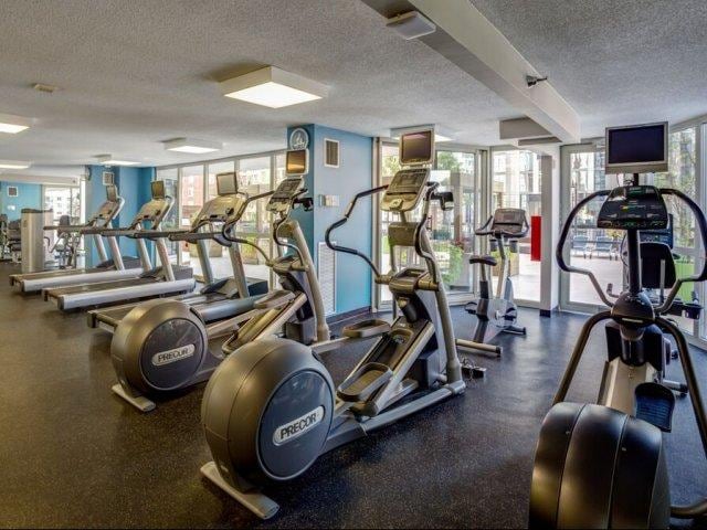 Building Photo - 903 N State St